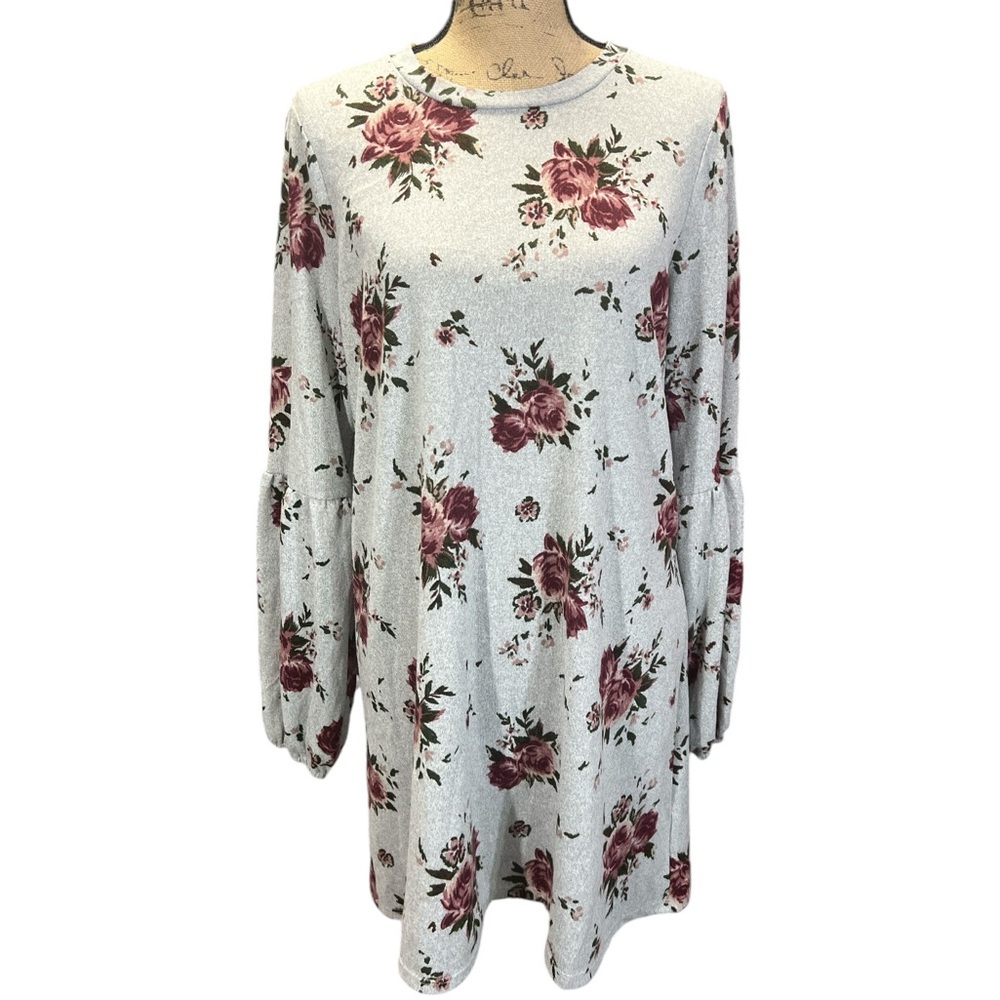 As U Wish EC floral print on gray. Long sleeves gathers at elbows Size XLarge